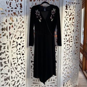Beautiful embroidered long black floral wrap velvet holiday dress - Medium